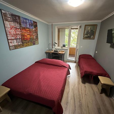 Lenin Street Hostel & Tours Tiraspol Exteriör bild