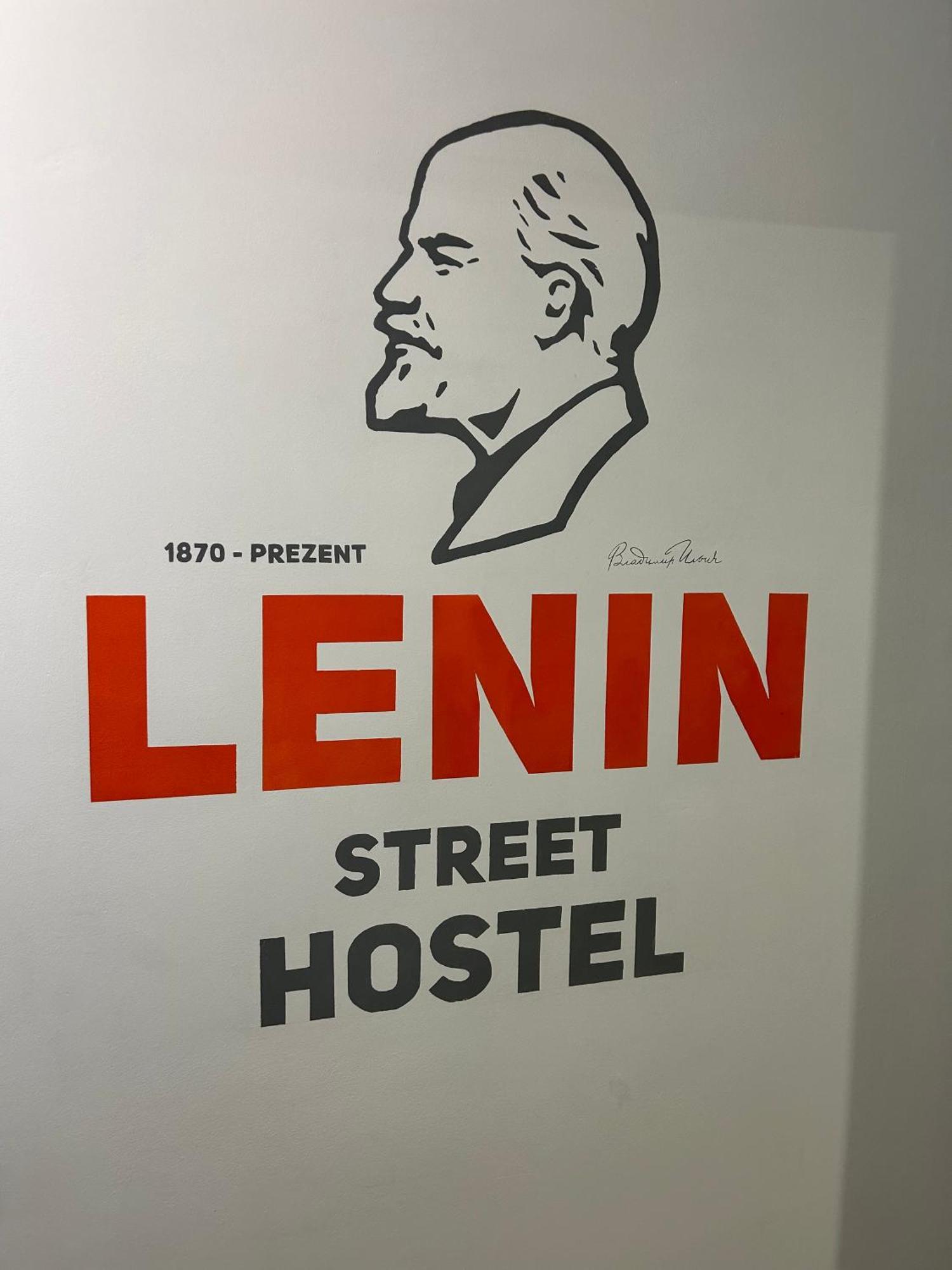 Lenin Street Hostel & Tours Tiraspol Exteriör bild