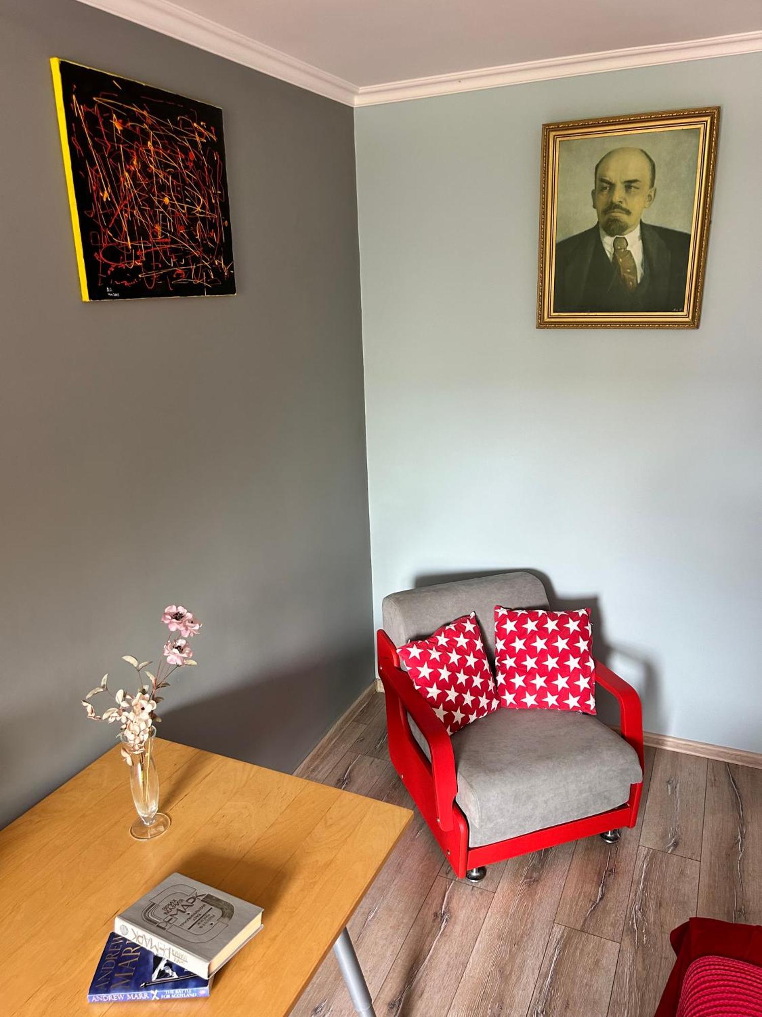 Lenin Street Hostel & Tours Tiraspol Exteriör bild