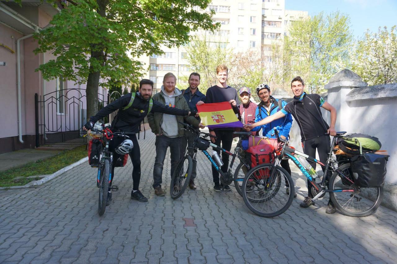 Lenin Street Hostel & Tours Tiraspol Exteriör bild